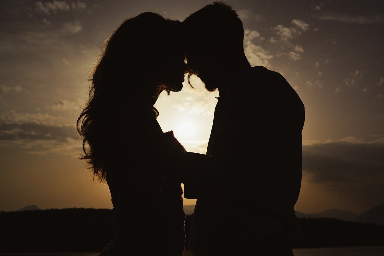 couple, silhouette, love-6548045.jpg